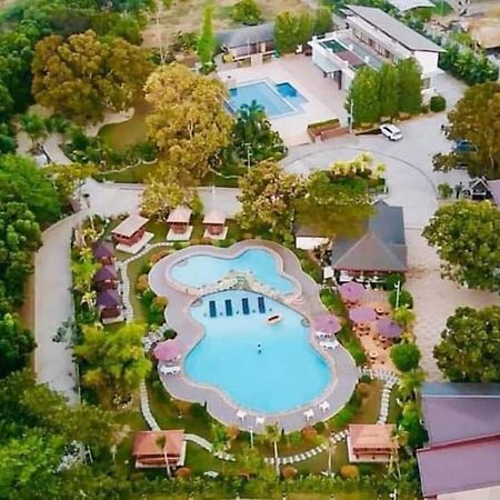 Floating Sanctuary Resort Powered By Cocotel Bulacan Ngoại thất bức ảnh