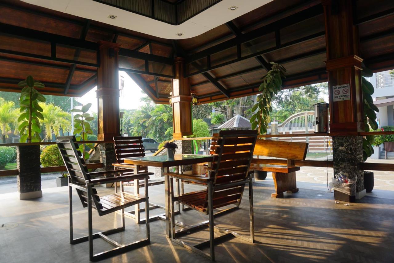 Floating Sanctuary Resort Powered By Cocotel Bulacan Ngoại thất bức ảnh