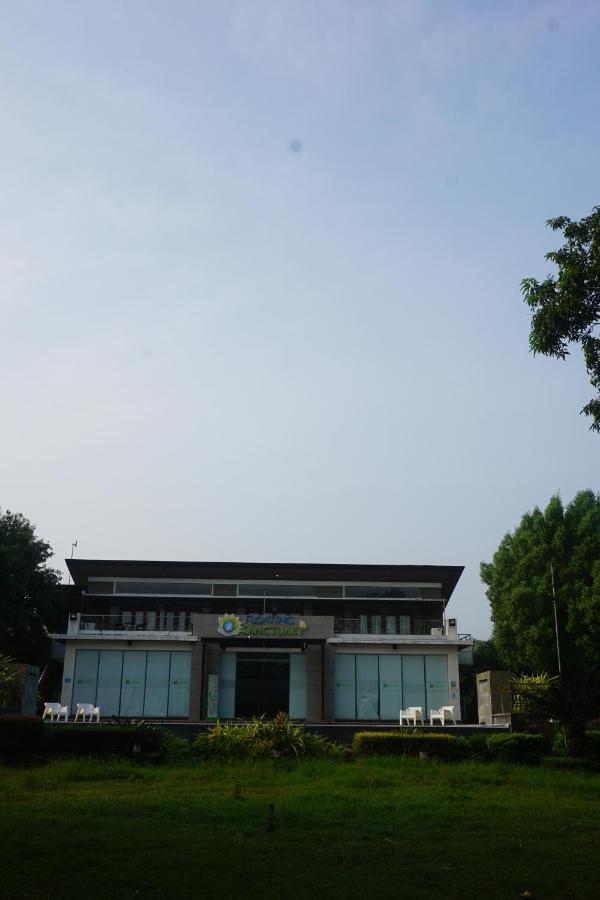 Floating Sanctuary Resort Powered By Cocotel Bulacan Ngoại thất bức ảnh