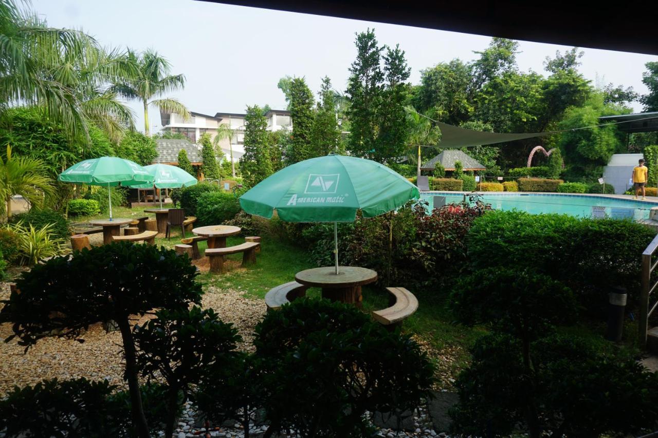 Floating Sanctuary Resort Powered By Cocotel Bulacan Ngoại thất bức ảnh