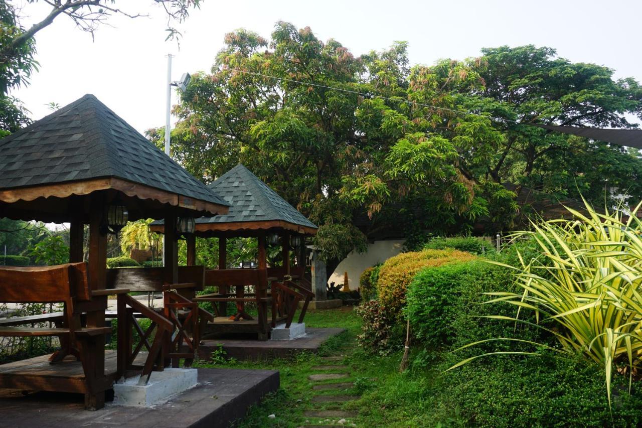 Floating Sanctuary Resort Powered By Cocotel Bulacan Ngoại thất bức ảnh