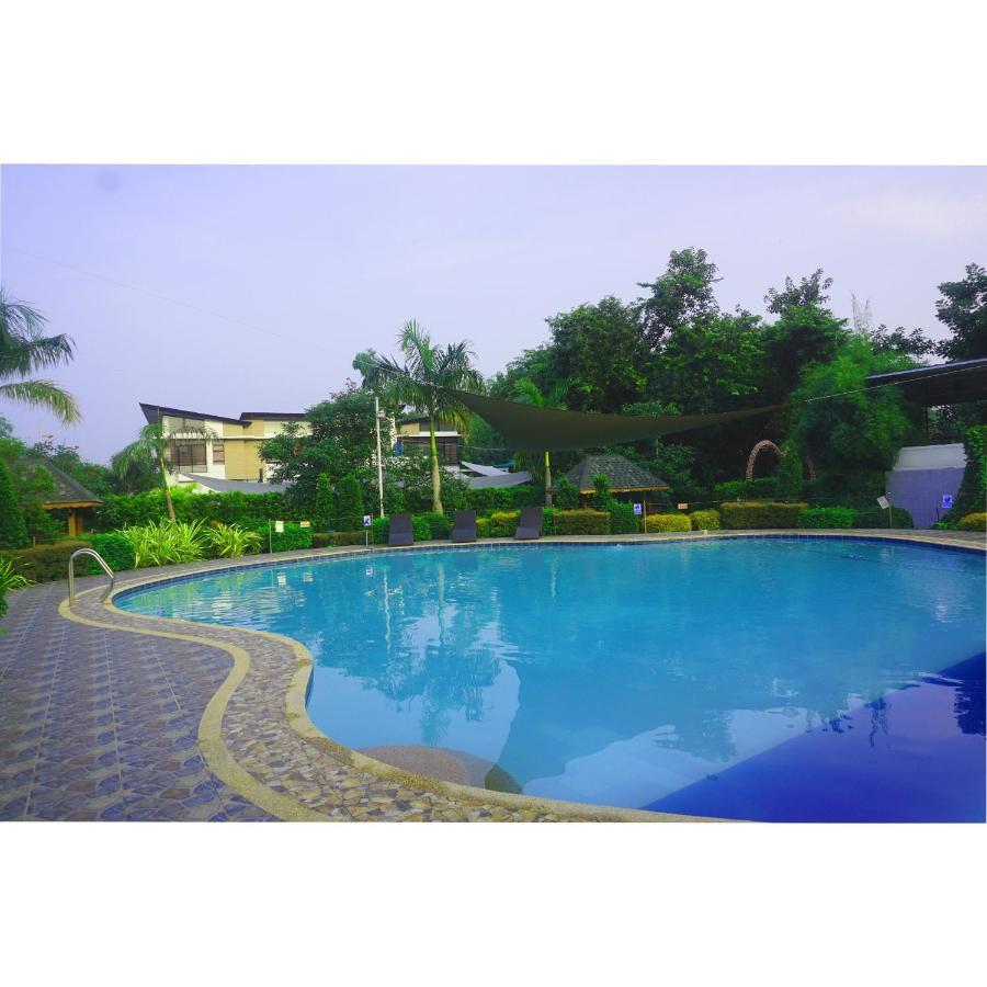 Floating Sanctuary Resort Powered By Cocotel Bulacan Ngoại thất bức ảnh