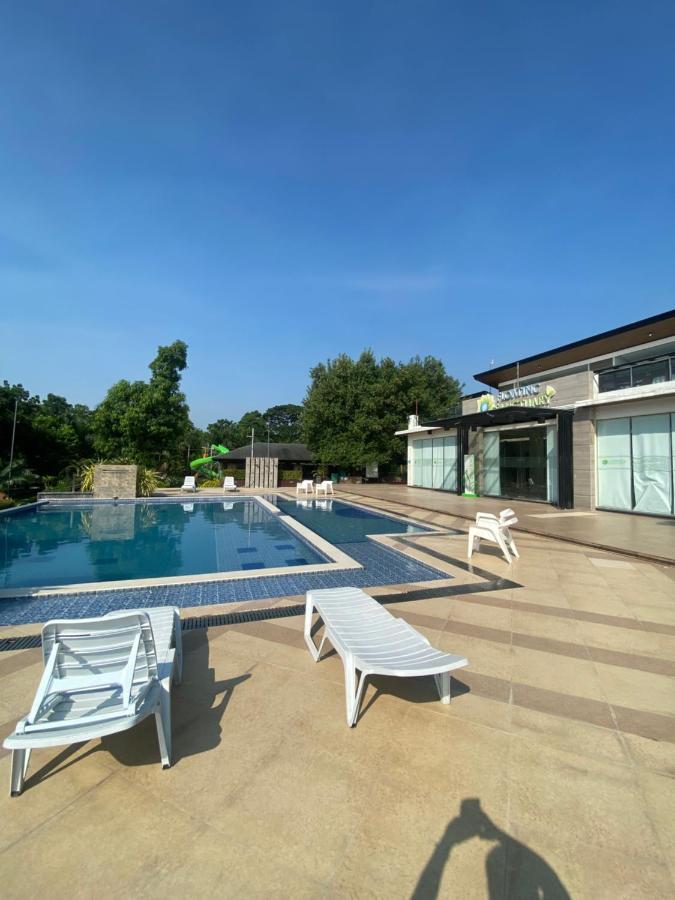 Floating Sanctuary Resort Powered By Cocotel Bulacan Ngoại thất bức ảnh