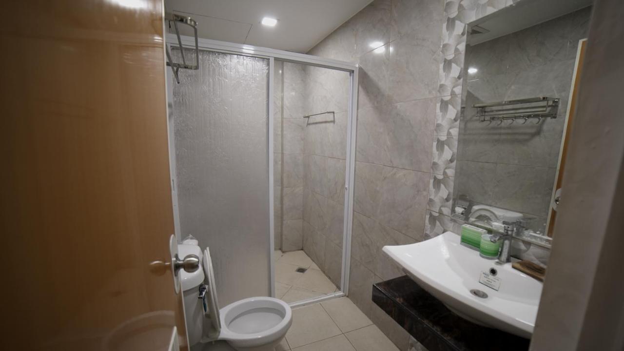 Floating Sanctuary Resort Powered By Cocotel Bulacan Phòng bức ảnh