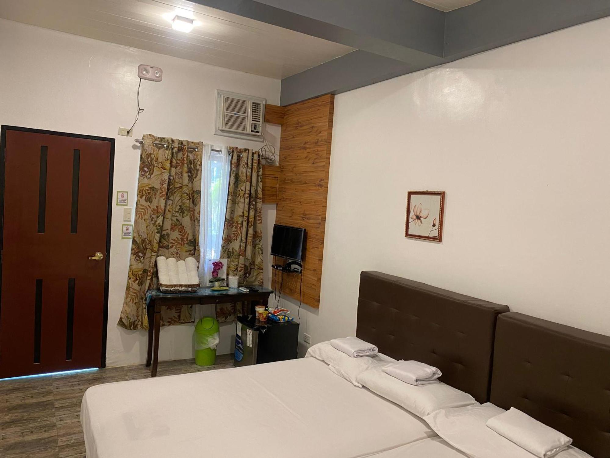 Floating Sanctuary Resort Powered By Cocotel Bulacan Phòng bức ảnh